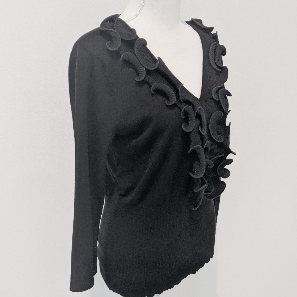 Cable and Gauge. Size small. V neck sweater